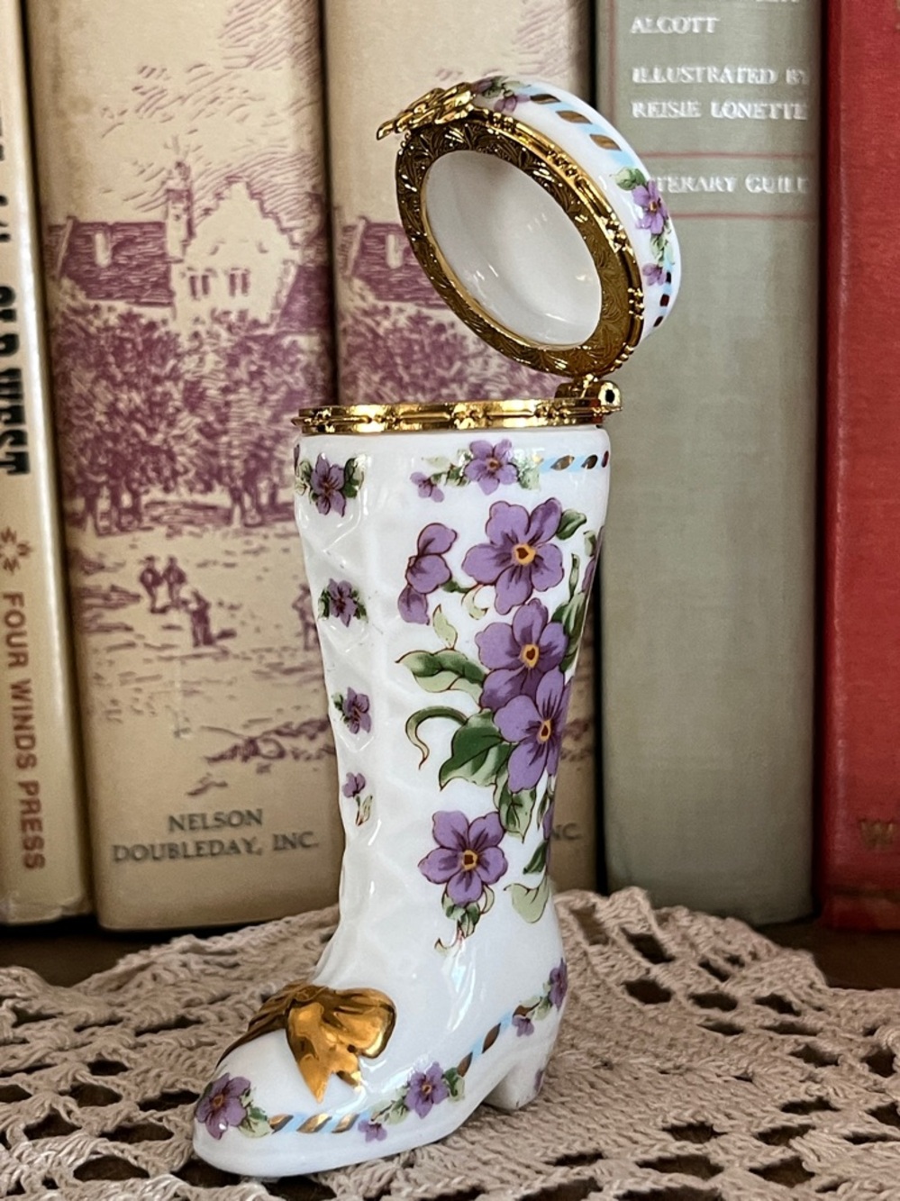 Vintage 1997 Lefton China Trinket Box Purple Violets Boot Shape Mint Condition